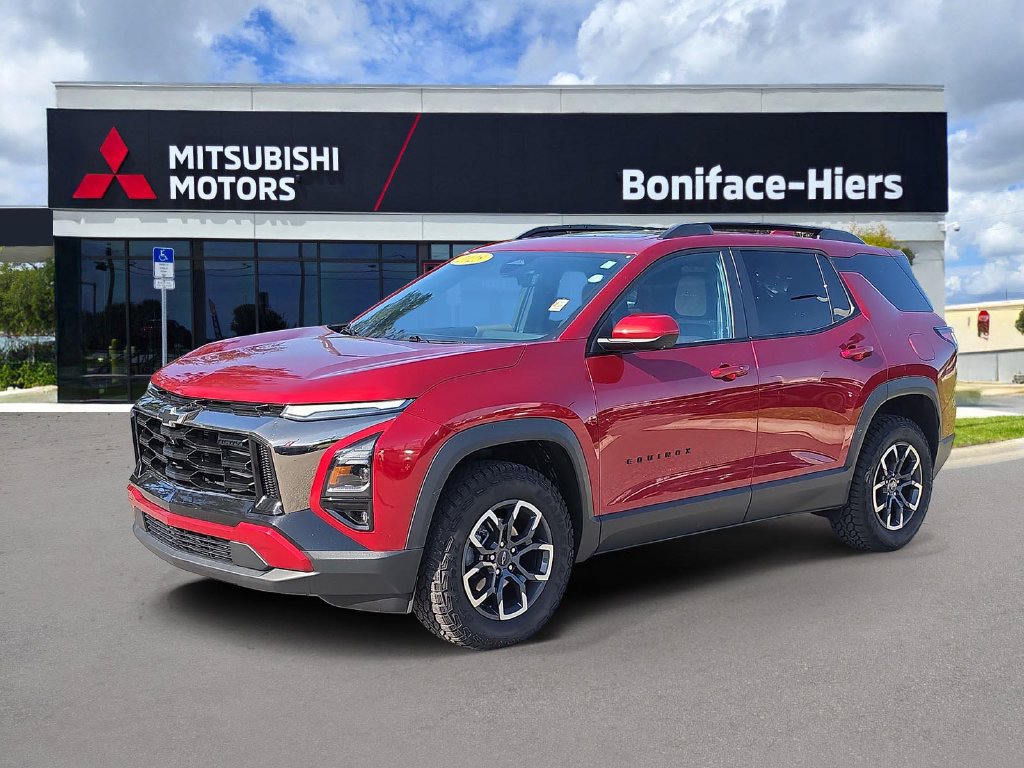 Used 2025 Chevrolet Equinox ACTIV w/ Safety and Technology Package FWD image 2