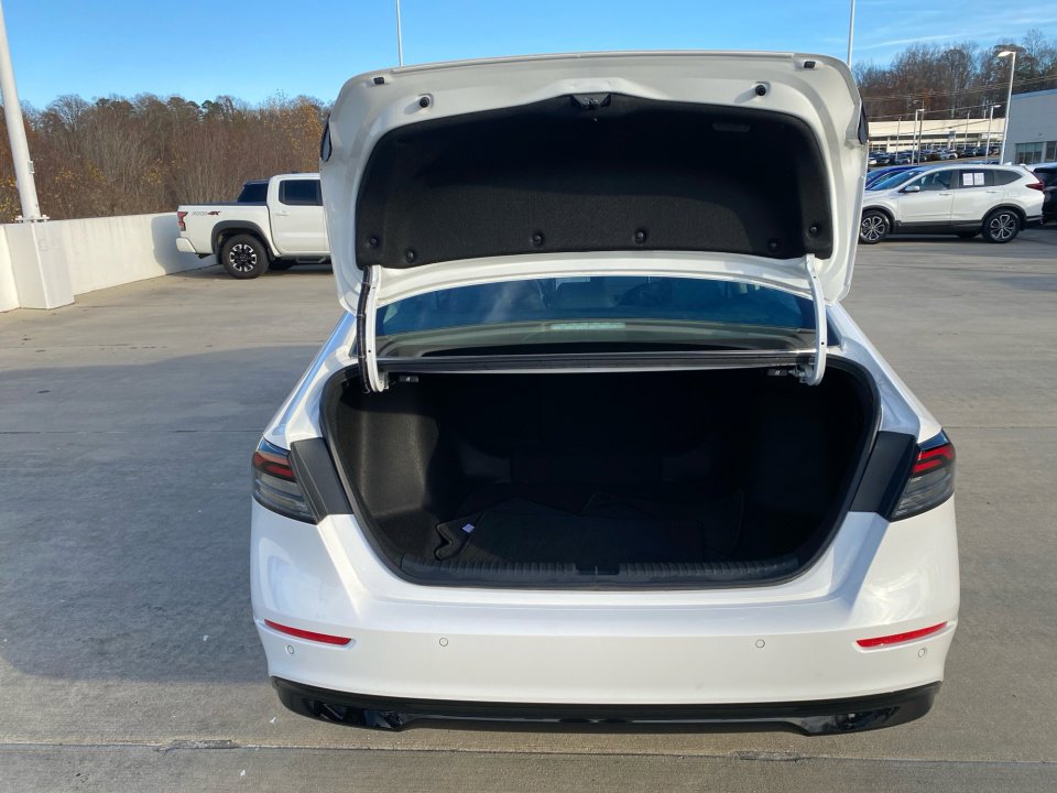 Used 2024 Honda Accord Touring image 16