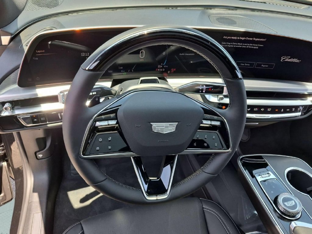 Used 2026 Cadillac Lyriq Luxury AWD/4WD image 15