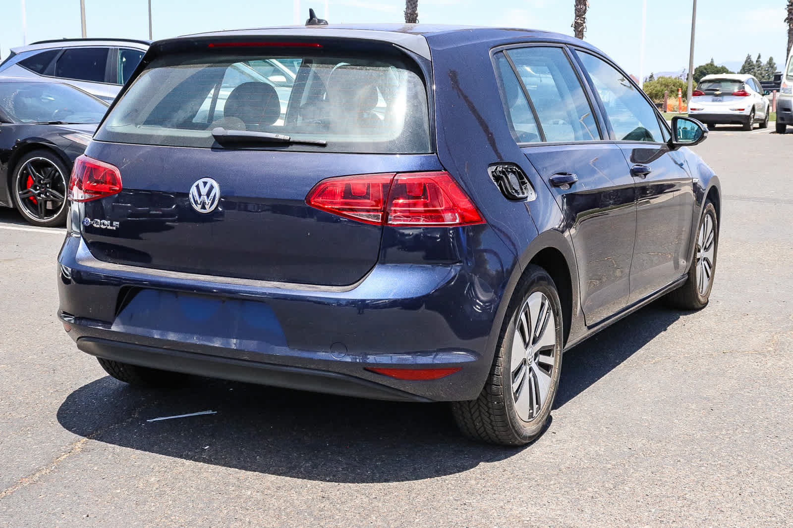 Used 2016 Volkswagen e-Golf SE FWD image 9