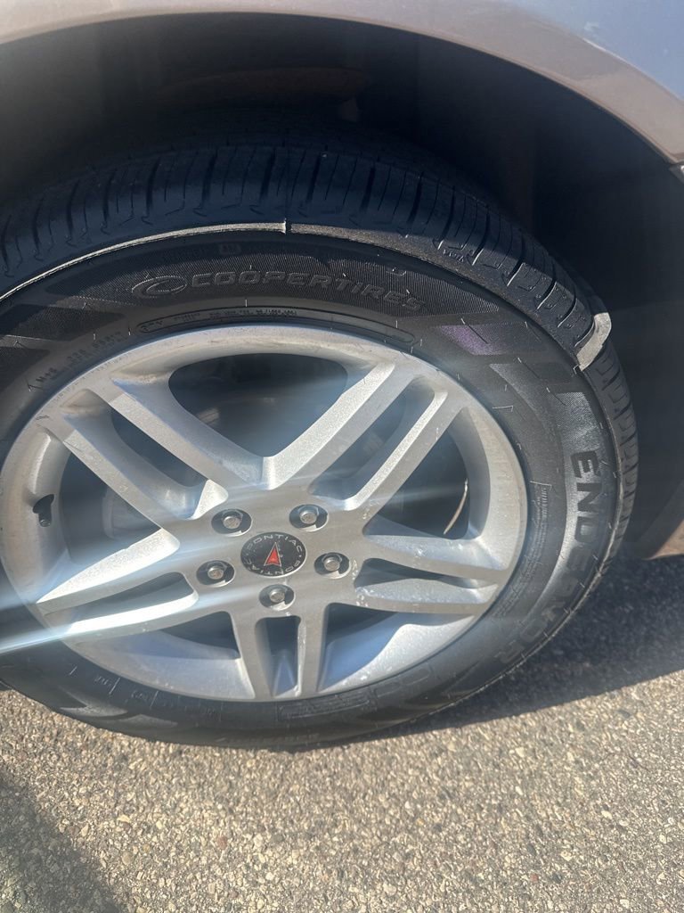 Used 2006 Pontiac Grand Prix GT w/ Sun And Sound Package image 14