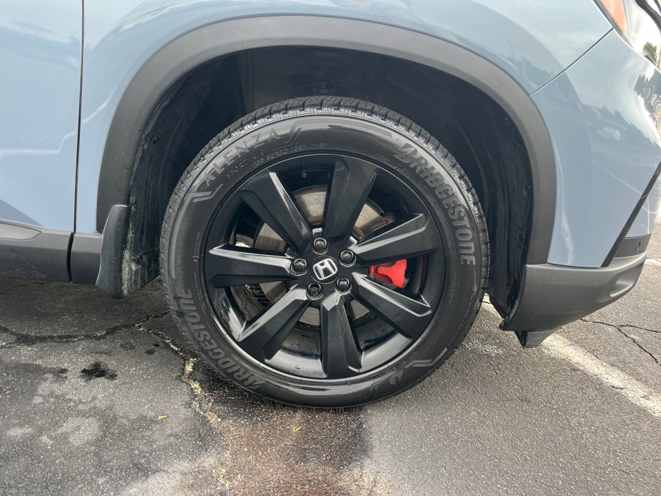 Certified 2025 Honda Pilot Black Edition image 25