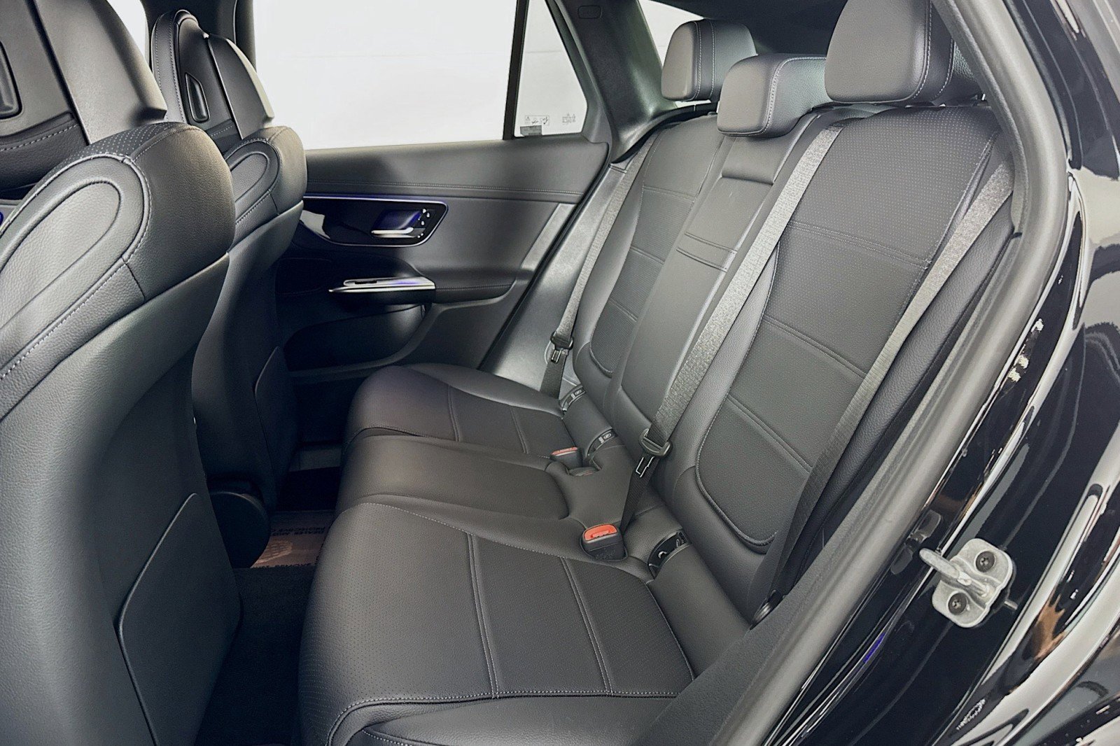 Certified 2025 Mercedes-Benz GLC 300 image 8