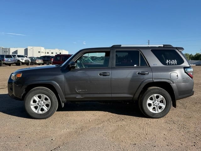 Used 2022 Toyota 4Runner SR5 Premium AWD/4WD image 2