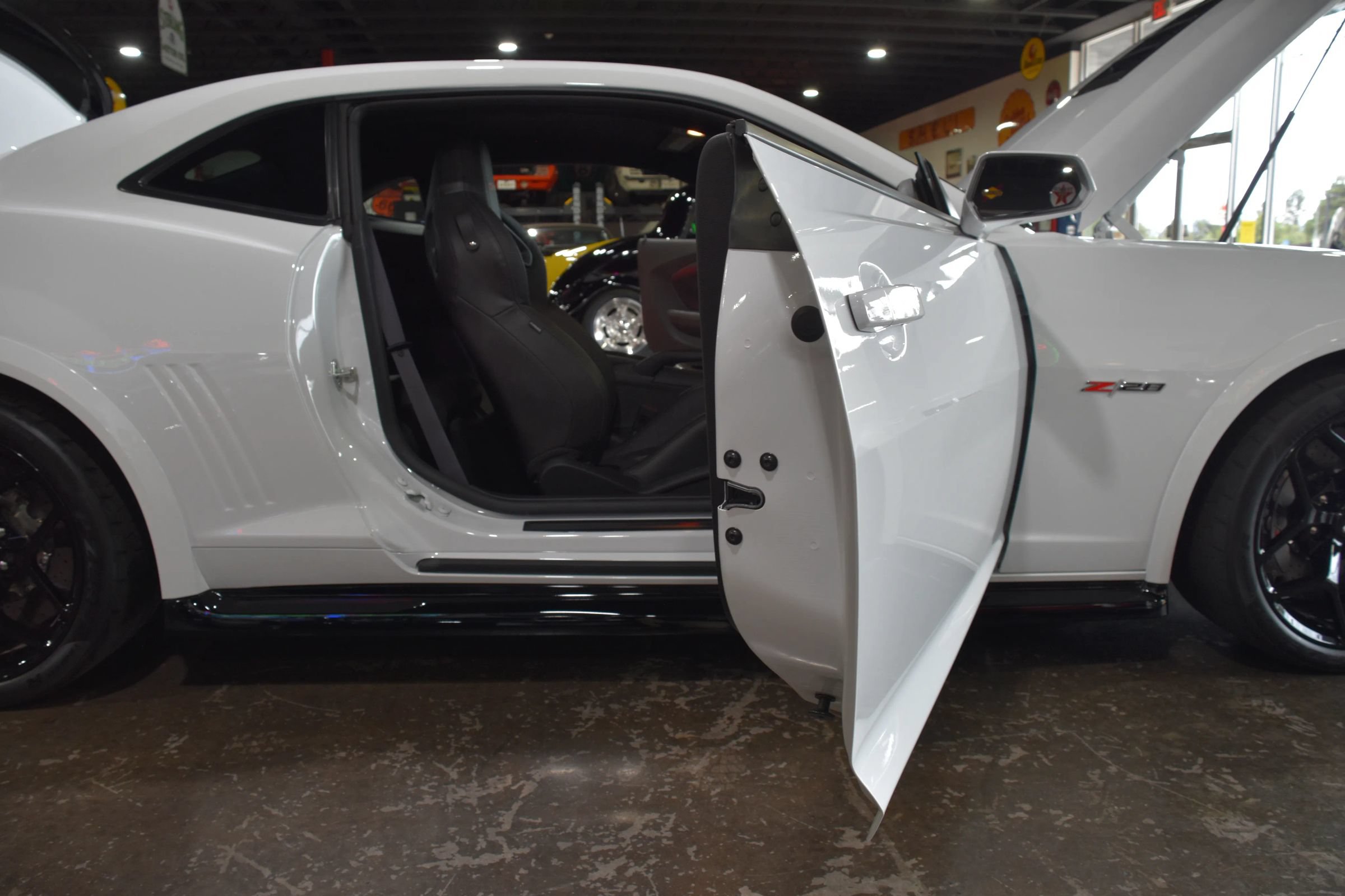 Used 2014 Chevrolet Camaro Z/28 RWD image 32
