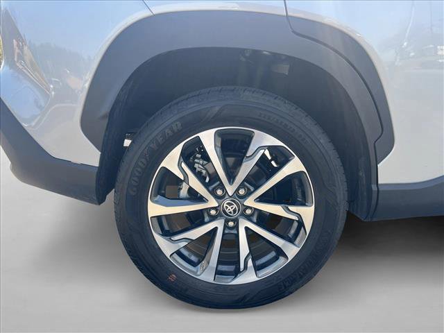 Certified 2025 Toyota Corolla Cross XLE image 25