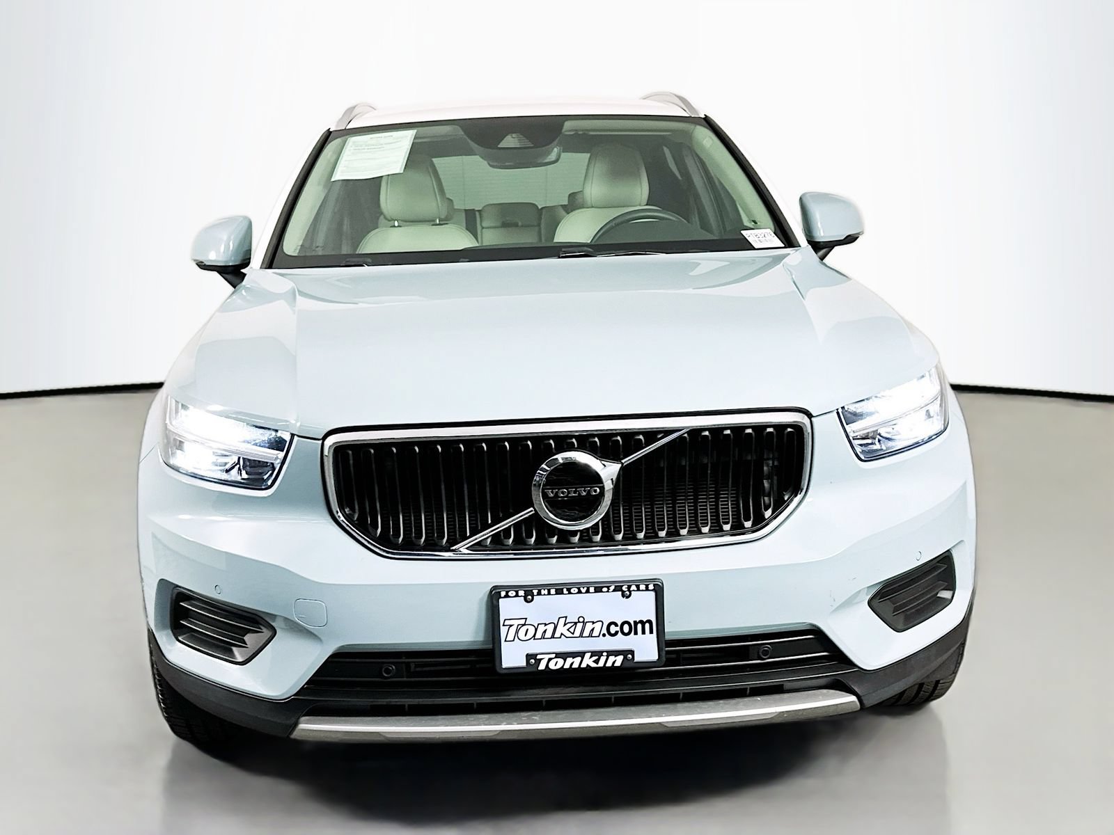 Used 2019 Volvo XC40 T5 Momentum AWD/4WD image 2