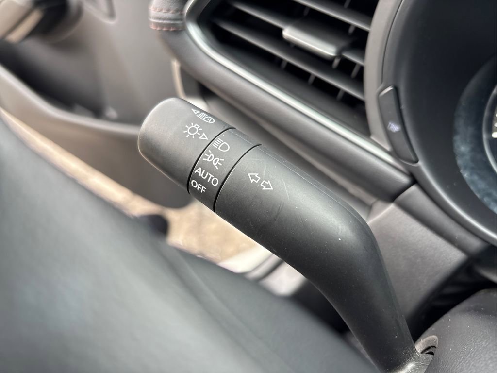 Used 2022 MAZDA MAZDA3 s image 24