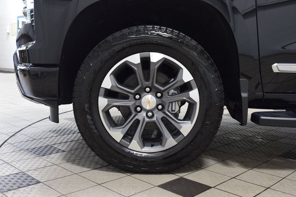New 2026 Chevrolet Silverado 1500 High Country w/ Technology Package AWD/4WD image 28