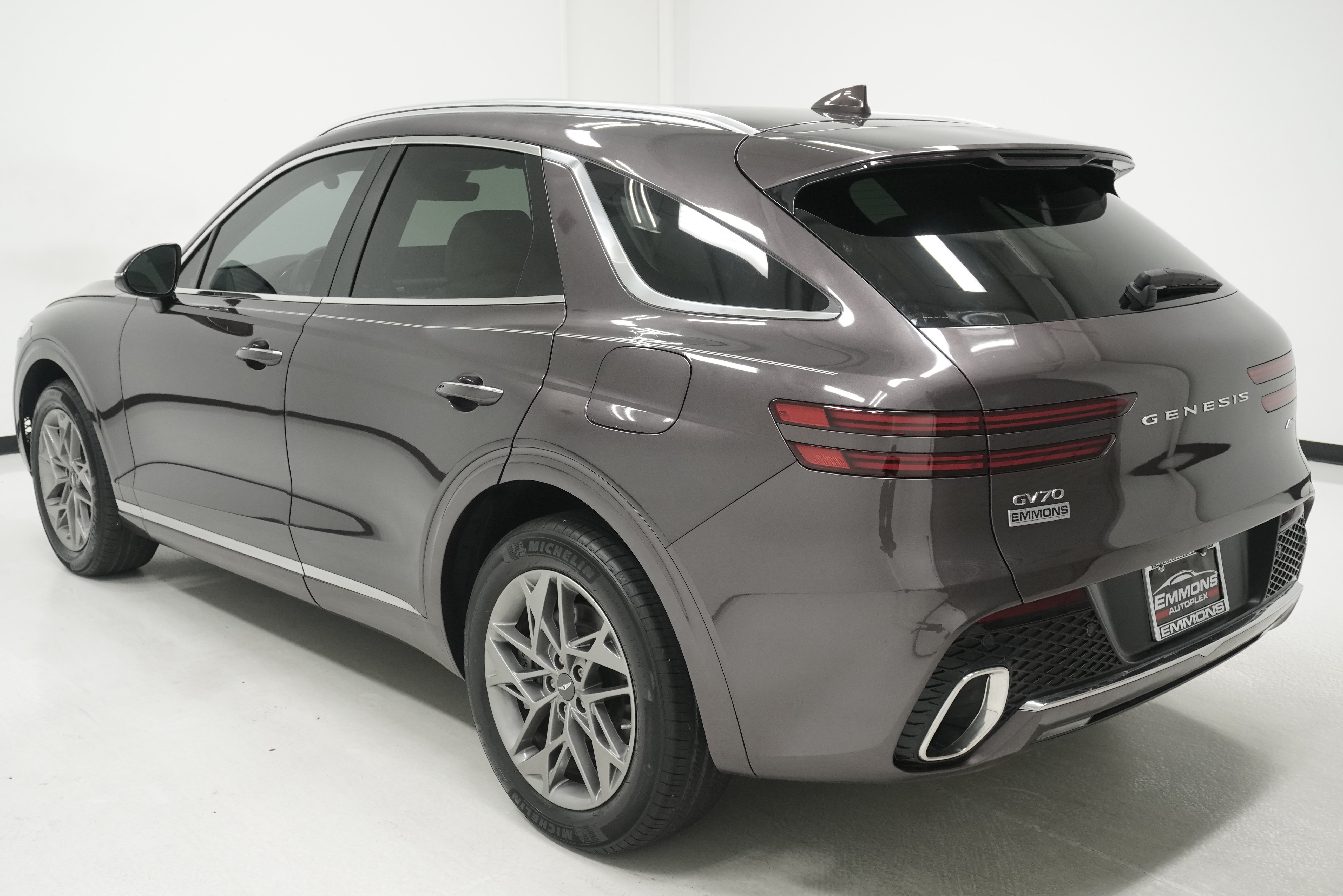 Used 2023 Genesis GV70 2.5T w/ Select Package AWD/4WD image 6