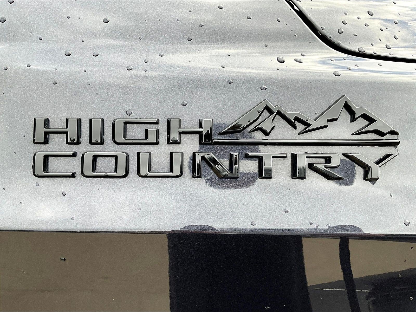 Used 2022 Chevrolet Suburban High Country AWD/4WD image 24