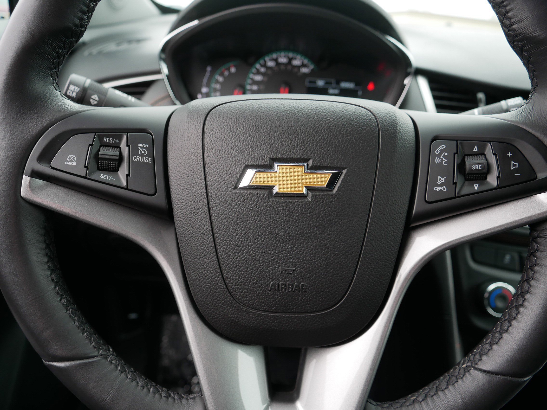 Used 2022 Chevrolet Trax LT w/ Sport Edition image 25