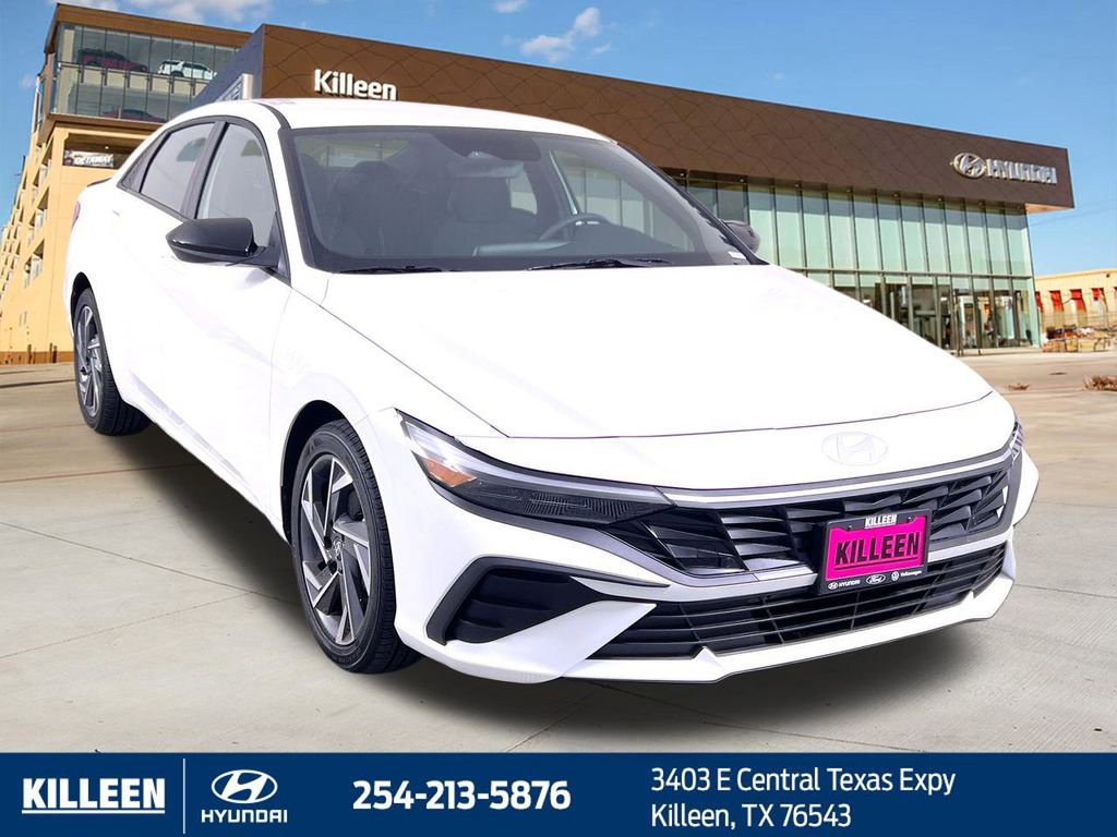 Used 2025 Hyundai Elantra Sport FWD image 11