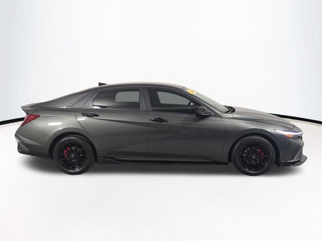 Used 2024 Hyundai Elantra SEL FWD image 4