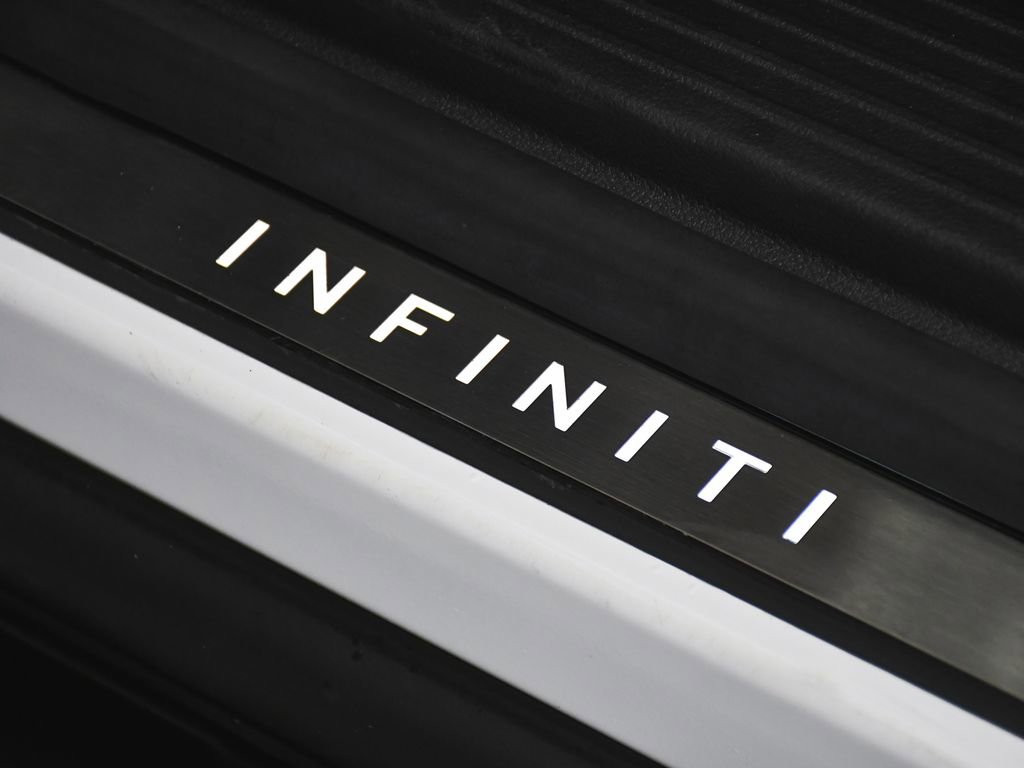 Used 2025 INFINITI QX80 Sensory image 13