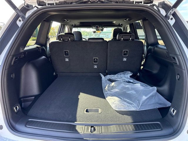 New 2025 Jeep Grand Cherokee Altitude image 30