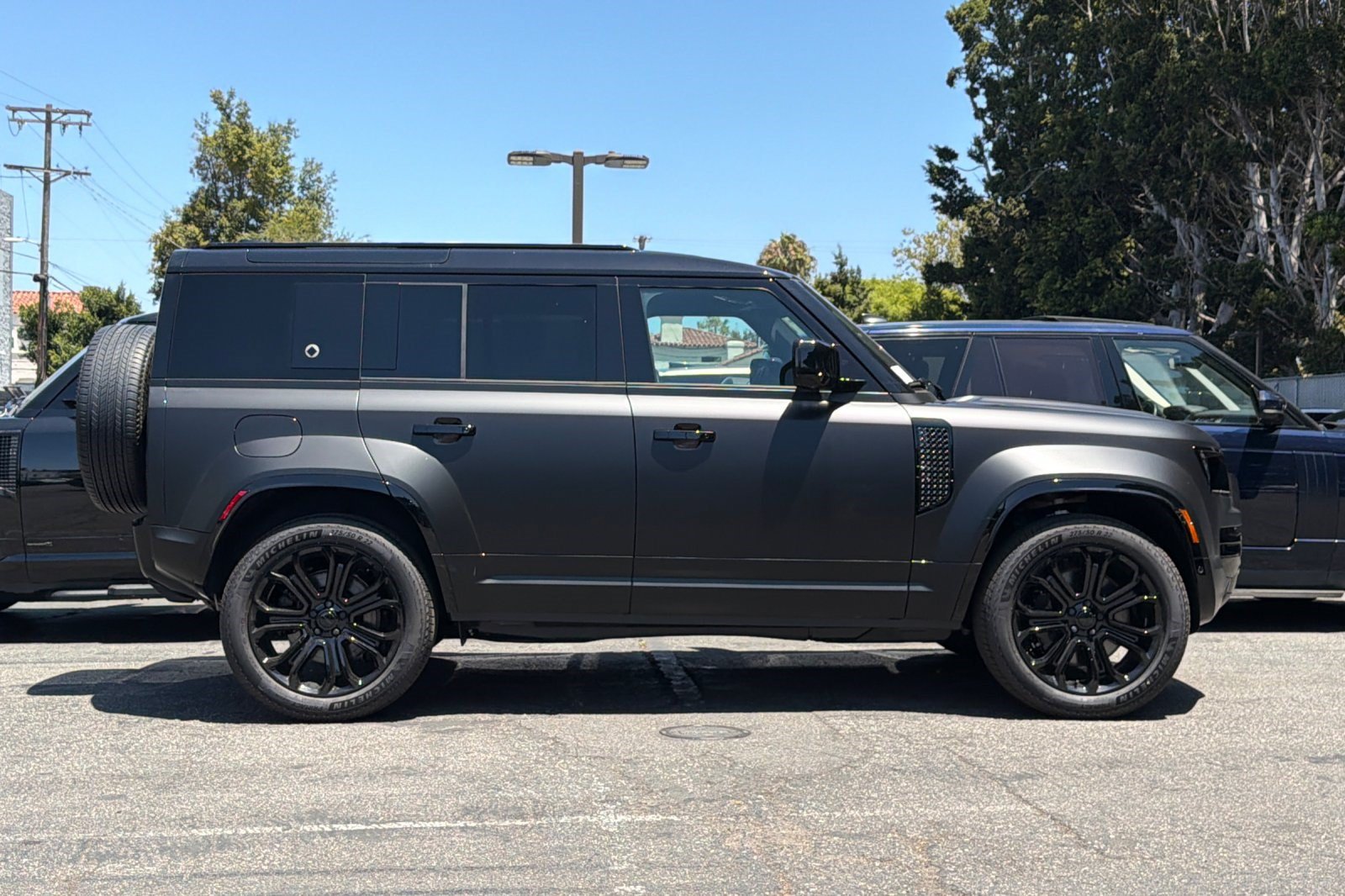 New 2026 Land Rover Defender 110 OCTA AWD/4WD image 7