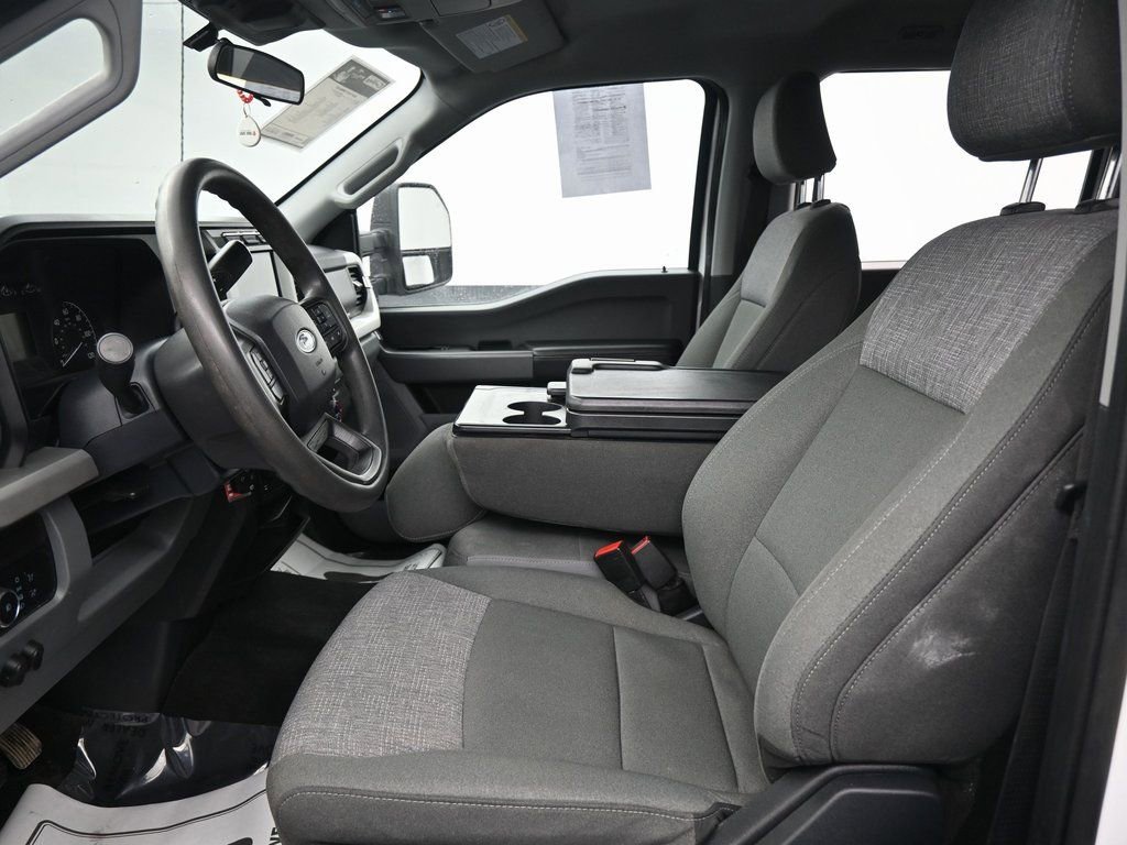 Used 2024 Ford F350 XLT image 24