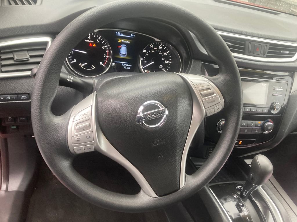 Used 2016 Nissan Rogue S image 18