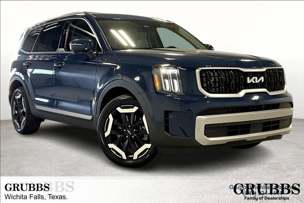 Used 2023 Kia Telluride EX w/ EX Captain's Chair Package