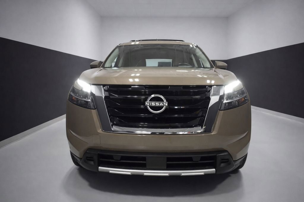 Certified 2023 Nissan Pathfinder Platinum image 6
