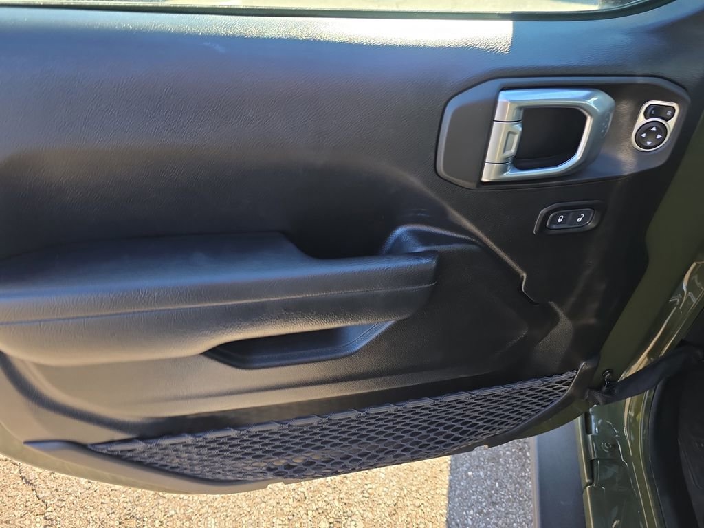 Used 2023 Jeep Wrangler Willys image 19