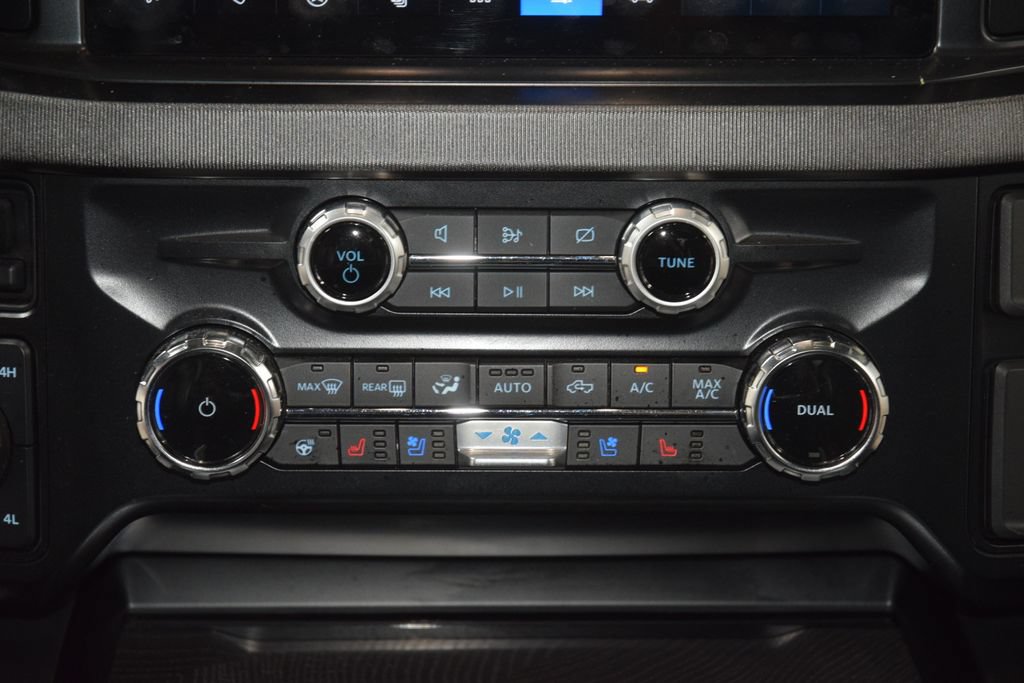 Used 2024 Ford F350 Platinum w/ FX4 Off-Road Package AWD/4WD image 32