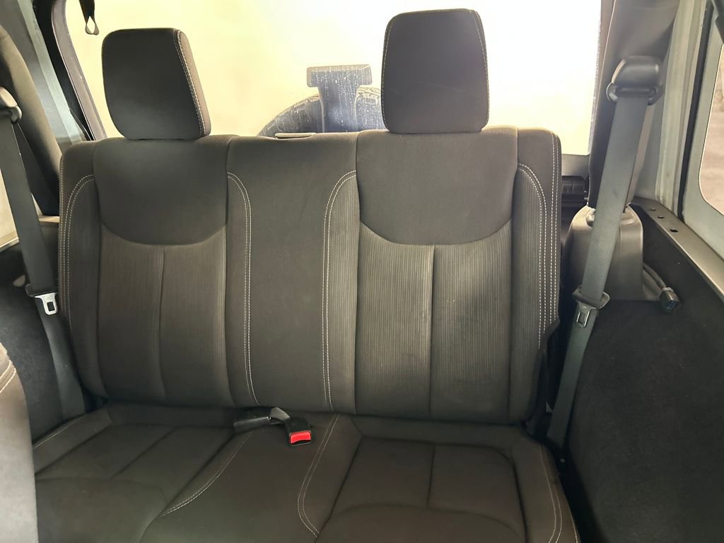 Used 2014 Jeep Wrangler Rubicon w/ Power Convenience Group image 14
