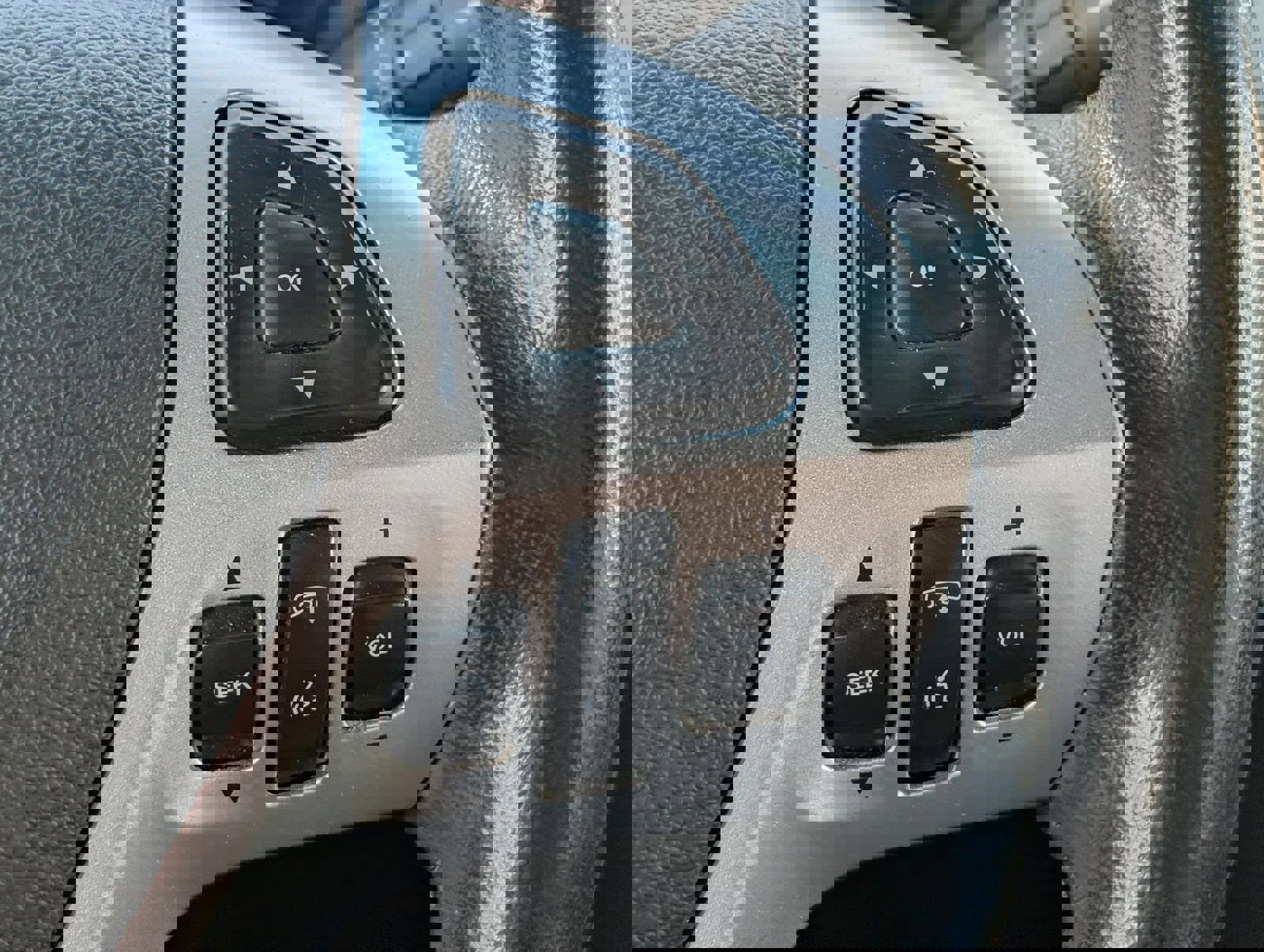 Used 2015 Ford Explorer XLT w/ Equipment Group 202A image 25