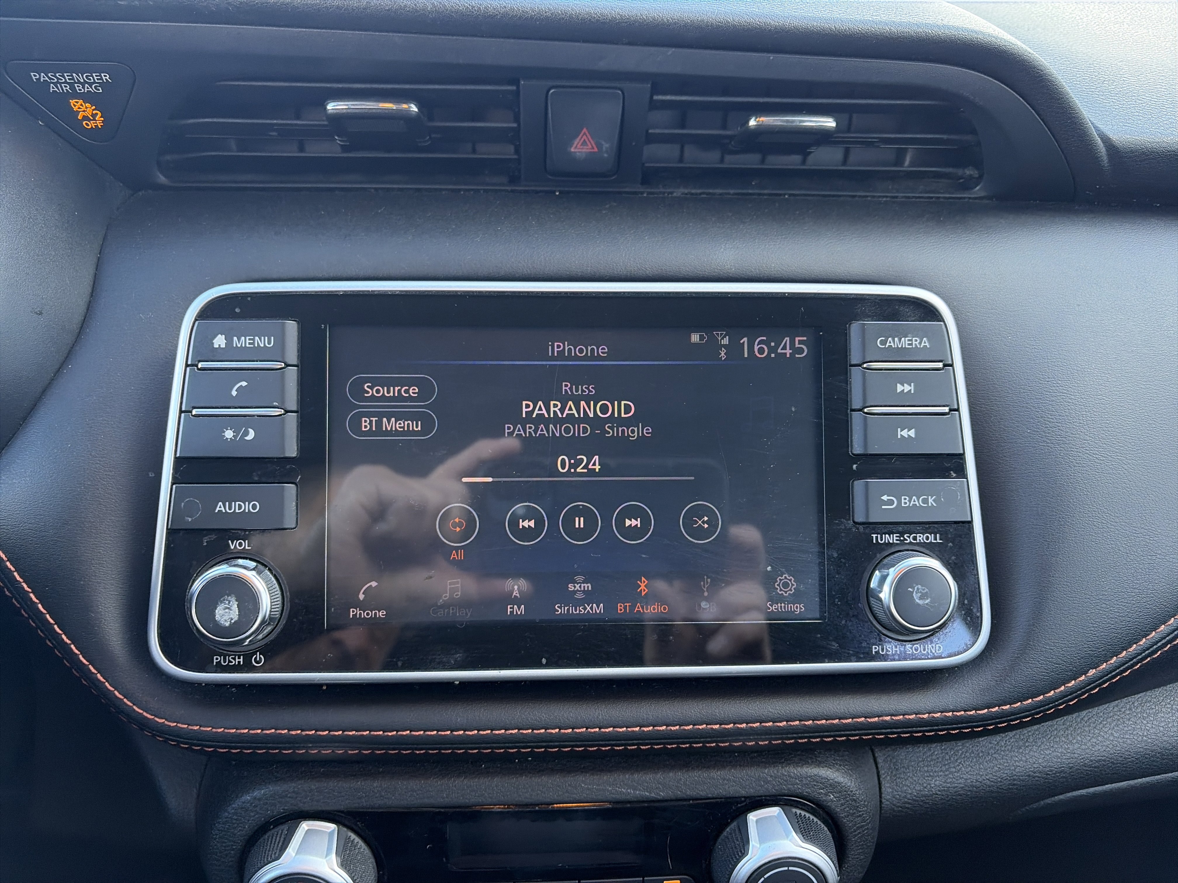 Used 2020 Nissan Kicks SR image 15