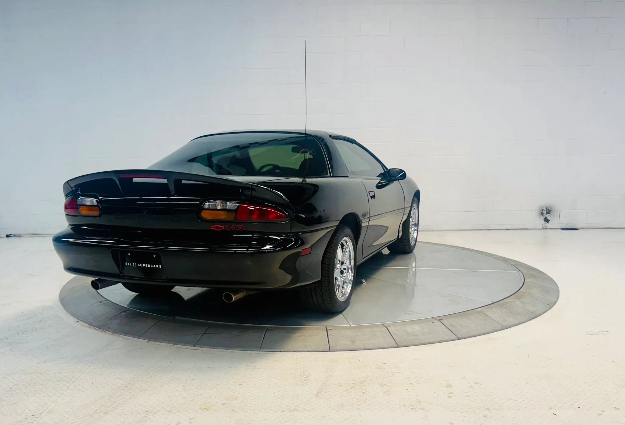 Used 2000 Chevrolet Camaro Z28 w/ SS Performance/Appearance Pkg RWD image 20