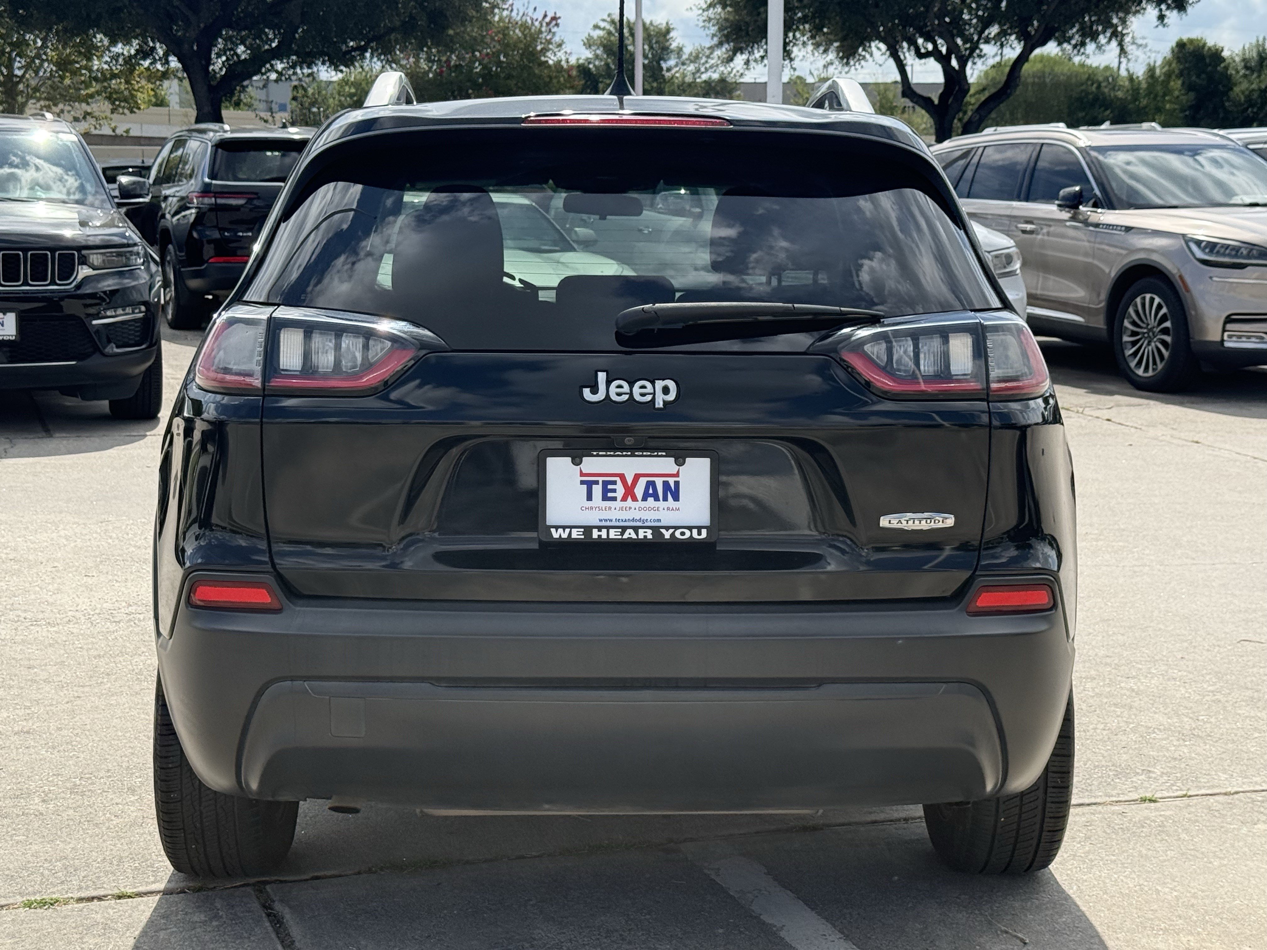 Used 2019 Jeep Cherokee Latitude w/ Popular Appearance Group FWD image 6