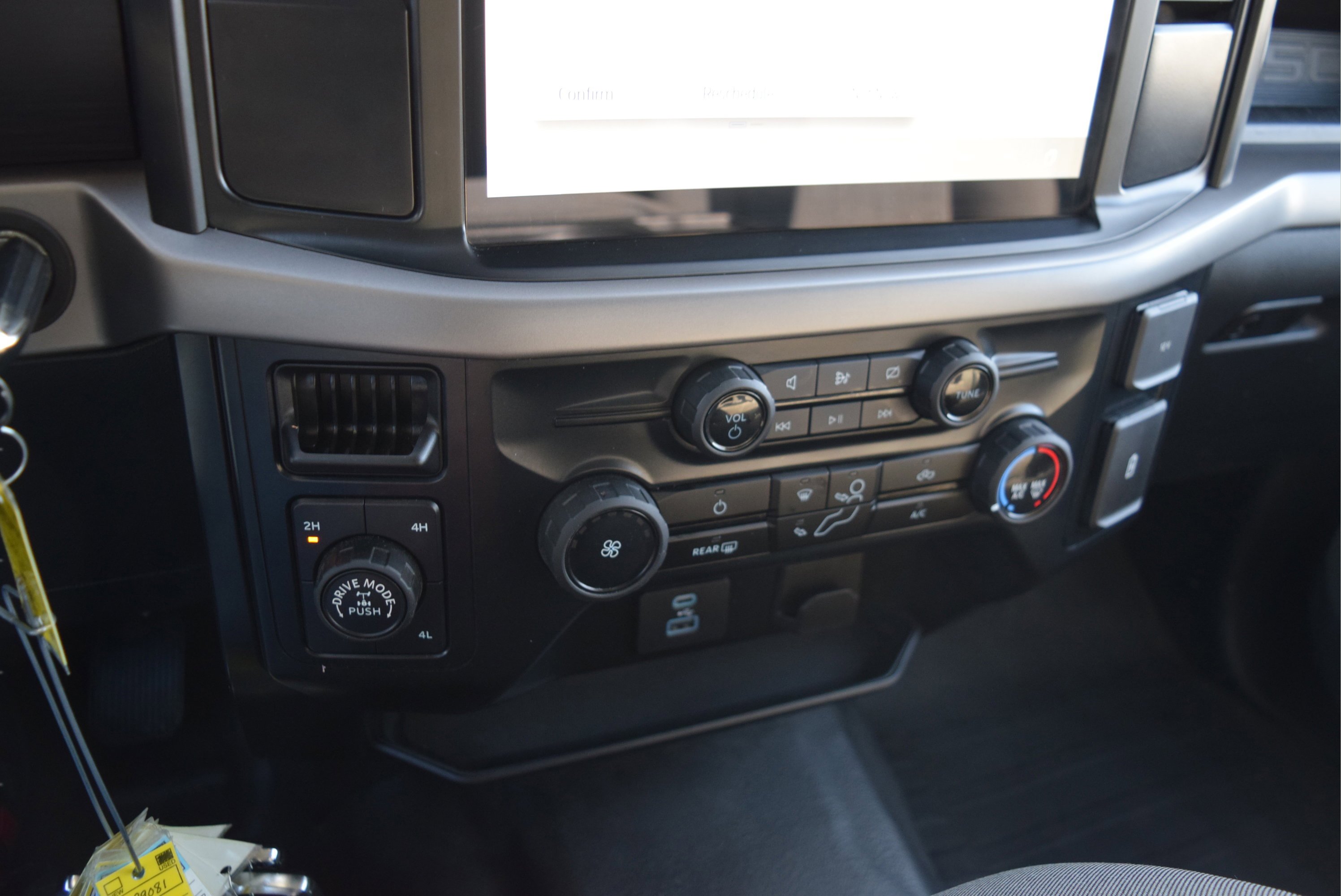 Used 2024 Ford F150 XL image 15