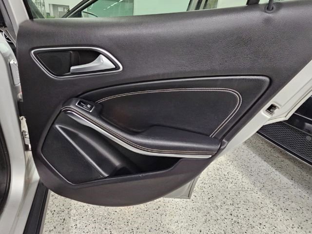 Used 2018 Mercedes-Benz GLA 250 4MATIC w/ Premium Package image 28