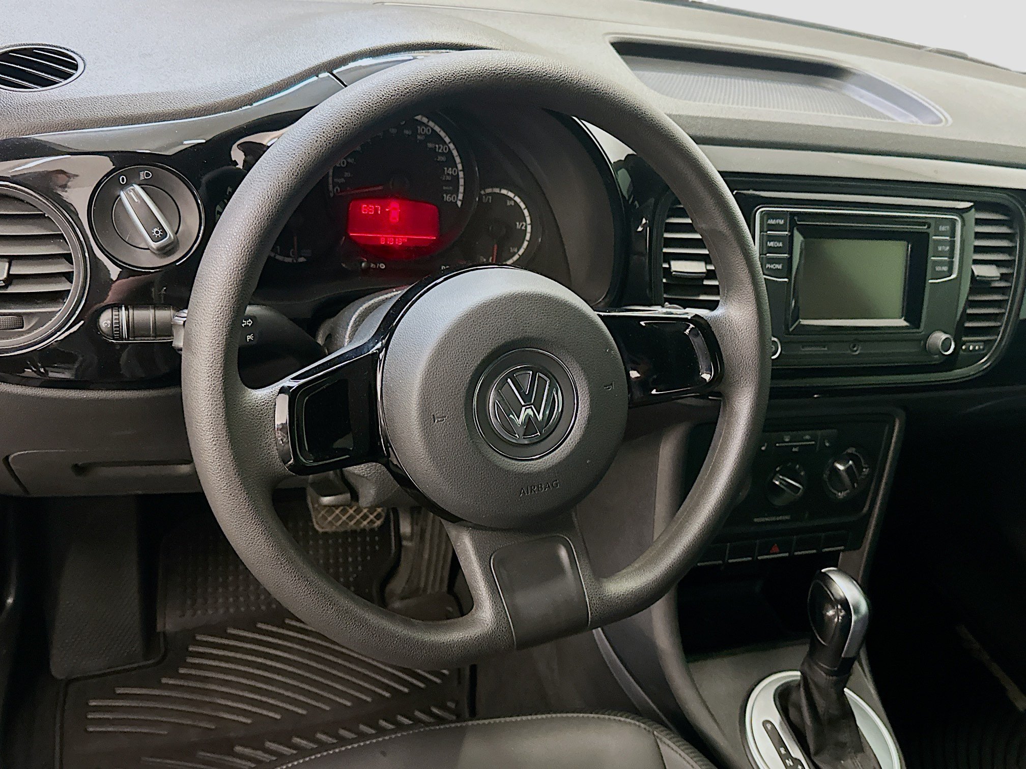 Used 2016 Volkswagen Beetle 1.8T FWD image 18