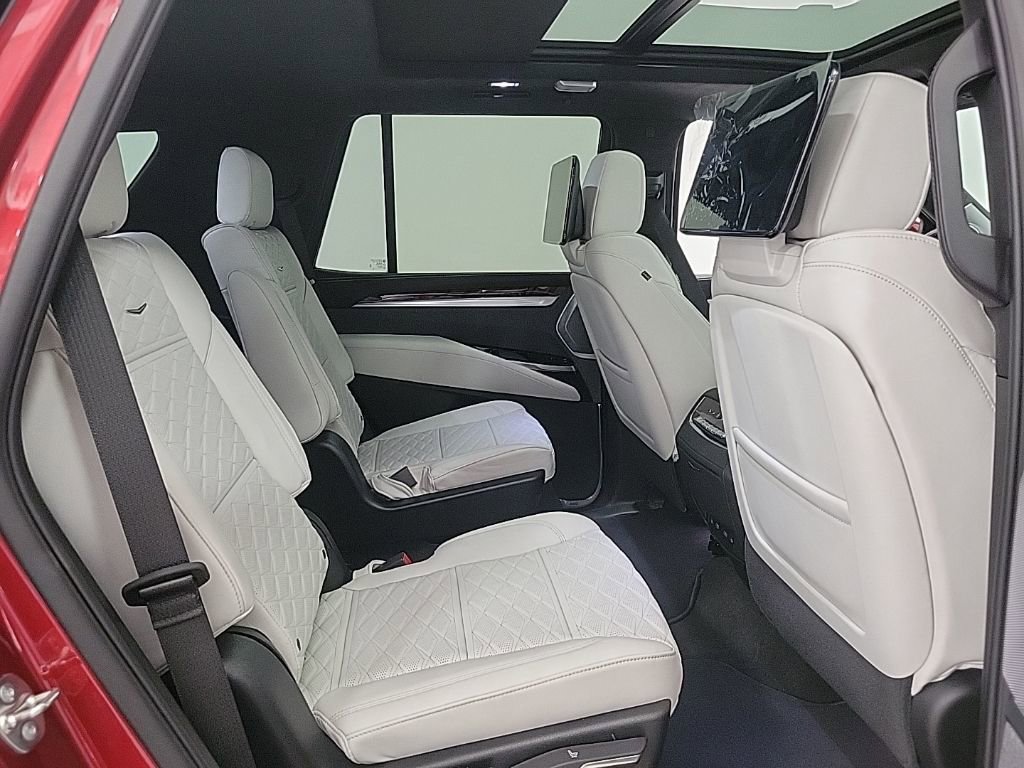 Used 2026 Cadillac Escalade Platinum Luxury AWD/4WD image 14
