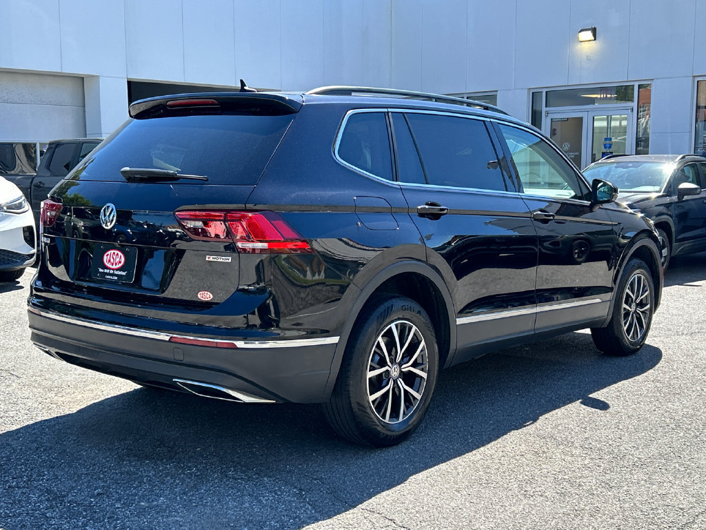 Used 2020 Volkswagen Tiguan SE w/ Panoramic Sunroof Package AWD/4WD image 2