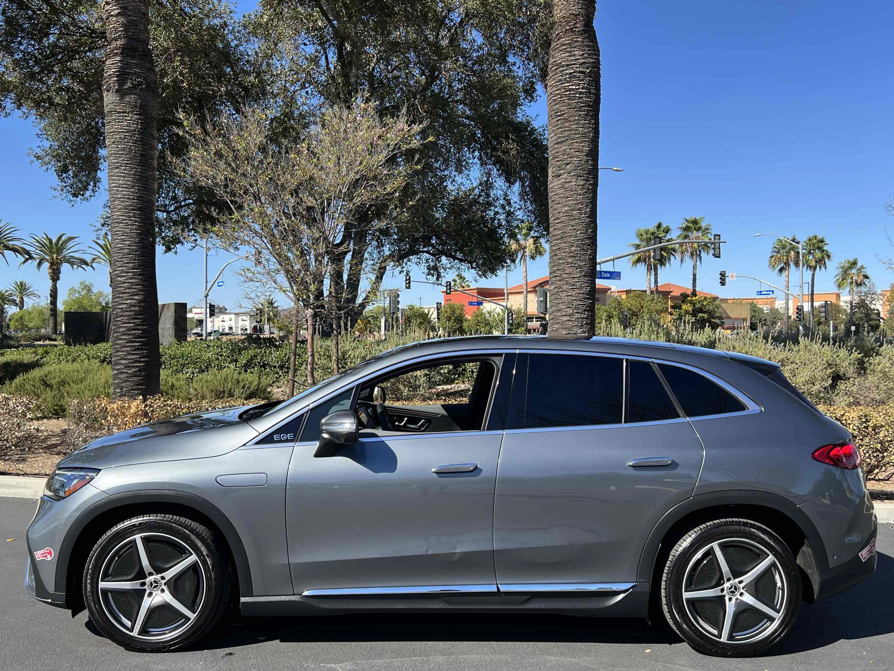 Used 2023 Mercedes-Benz EQE 350+ SUV image 18