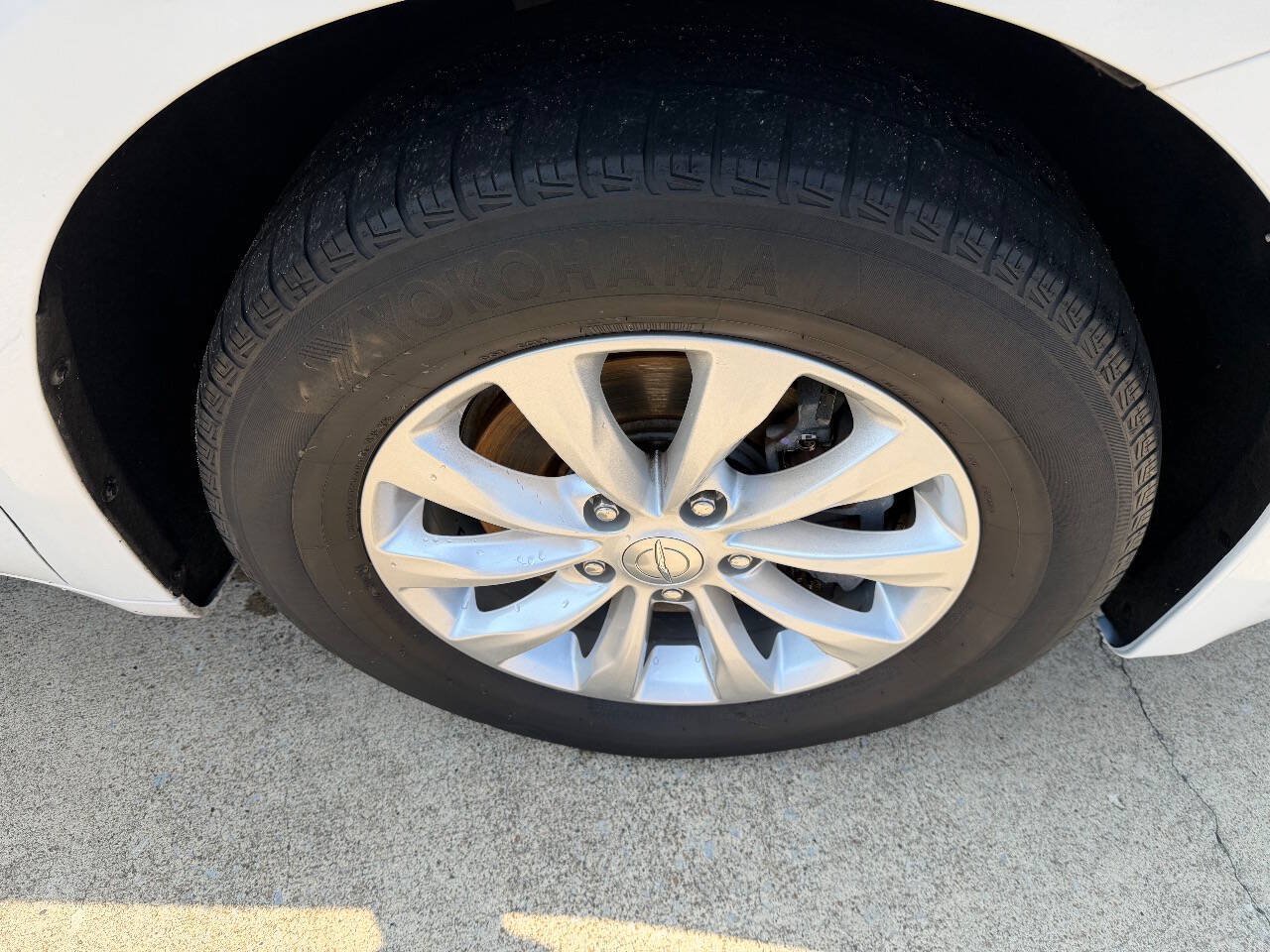 Used 2018 Chrysler Pacifica Touring-L FWD image 9