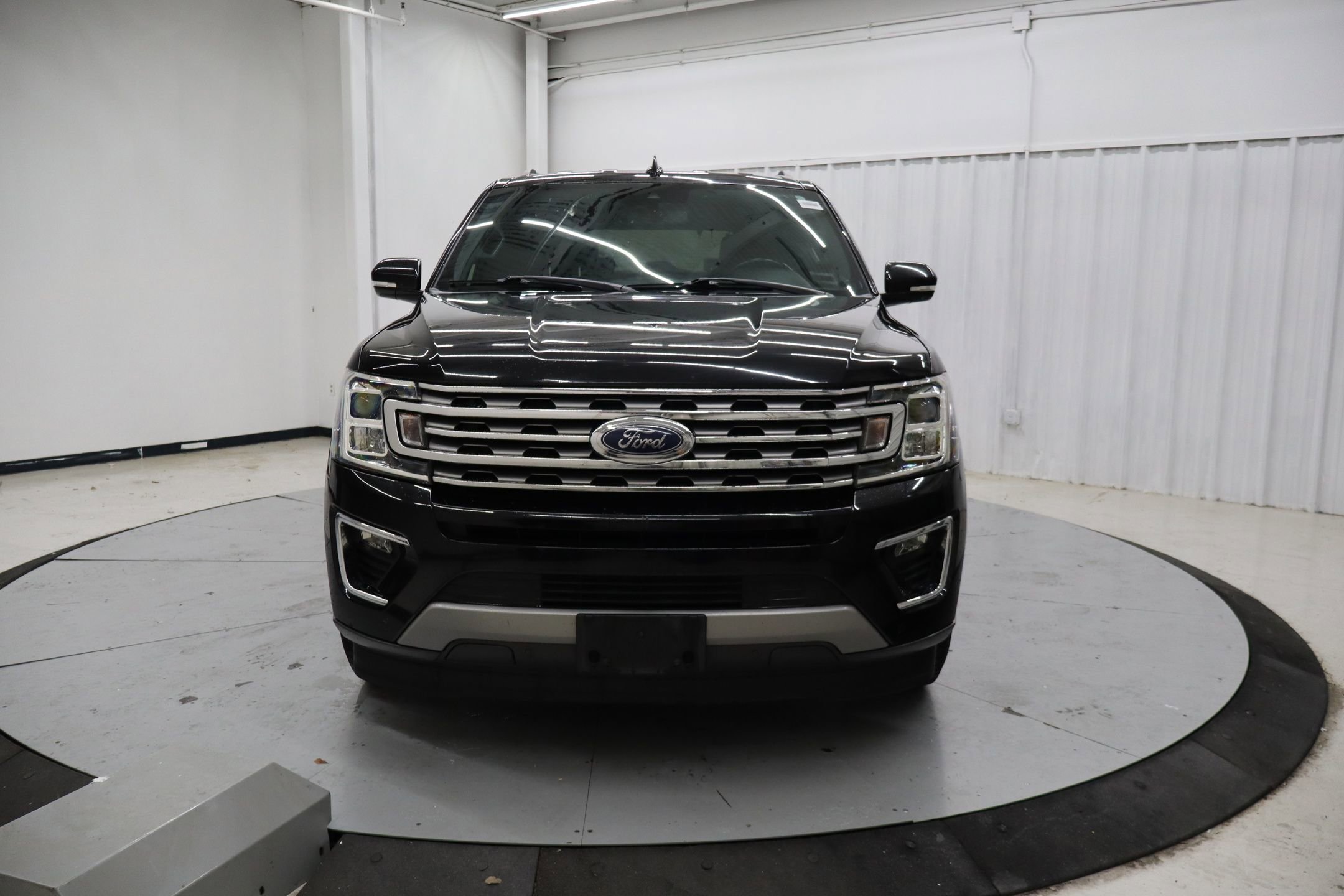 Used 2020 Ford Expedition Limited RWD image 11