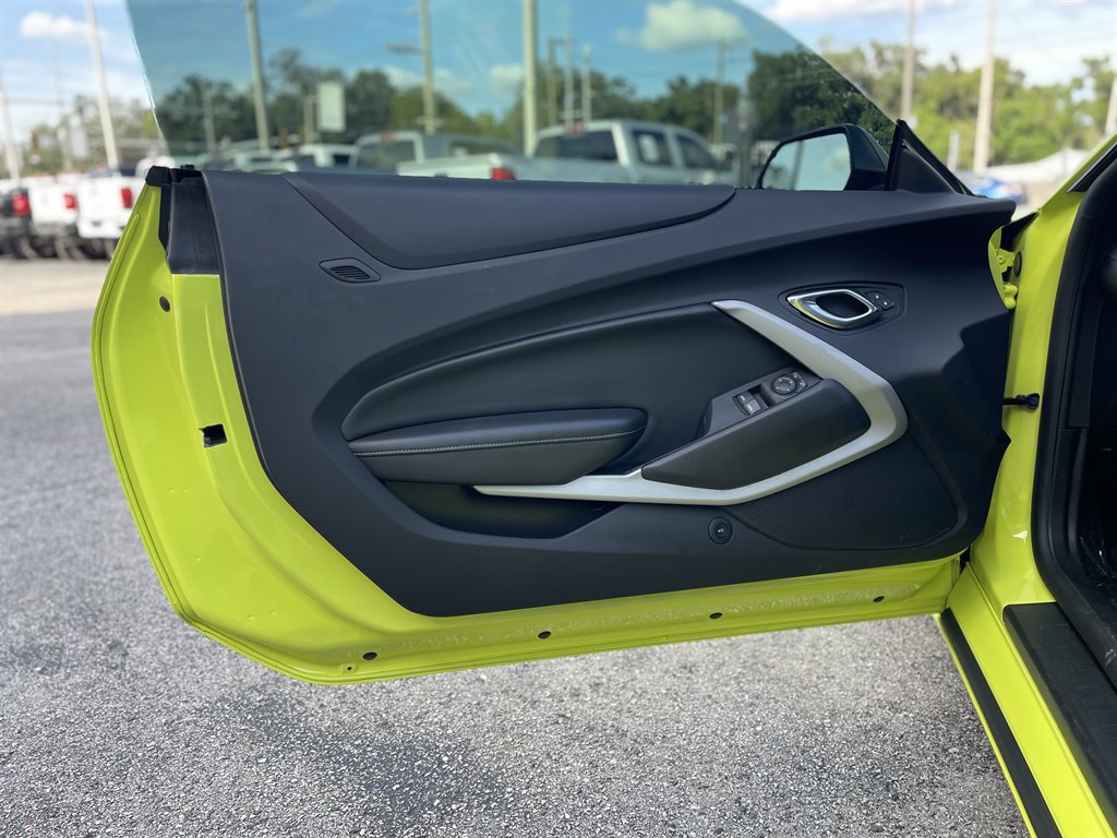 Used 2020 Chevrolet Camaro SS RWD image 34