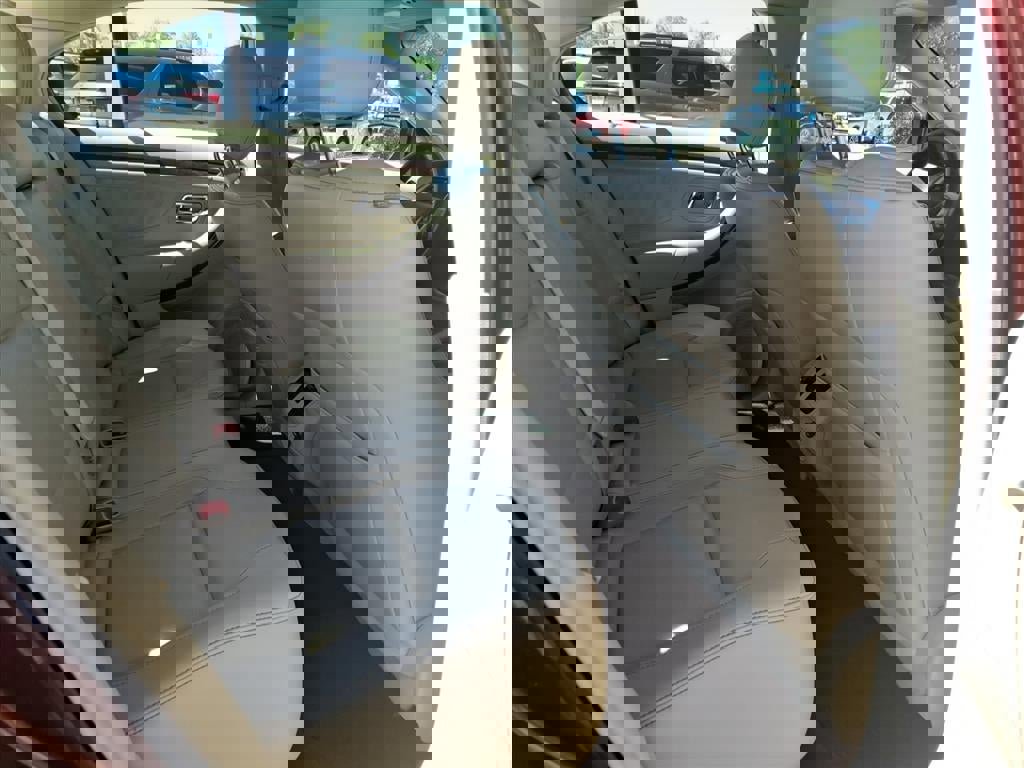 Used 2016 Ford Taurus Limited image 14