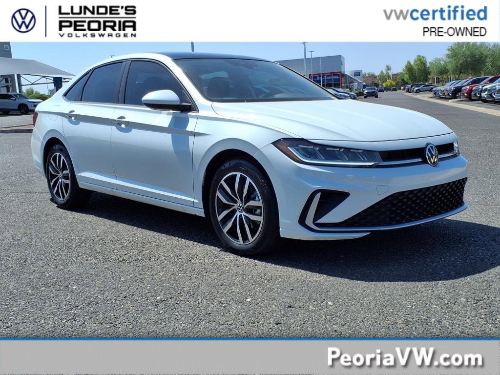 Certified 2025 Volkswagen Jetta SE w/ Sunroof Package