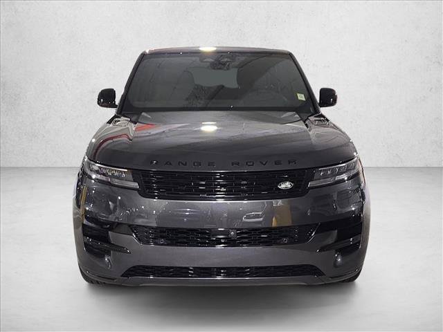 Used 2025 Land Rover Range Rover Sport SE AWD/4WD image 2
