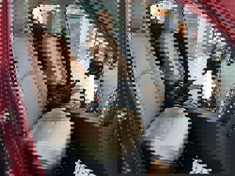 Used 2015 MAZDA MAZDA3 i Sport image 28