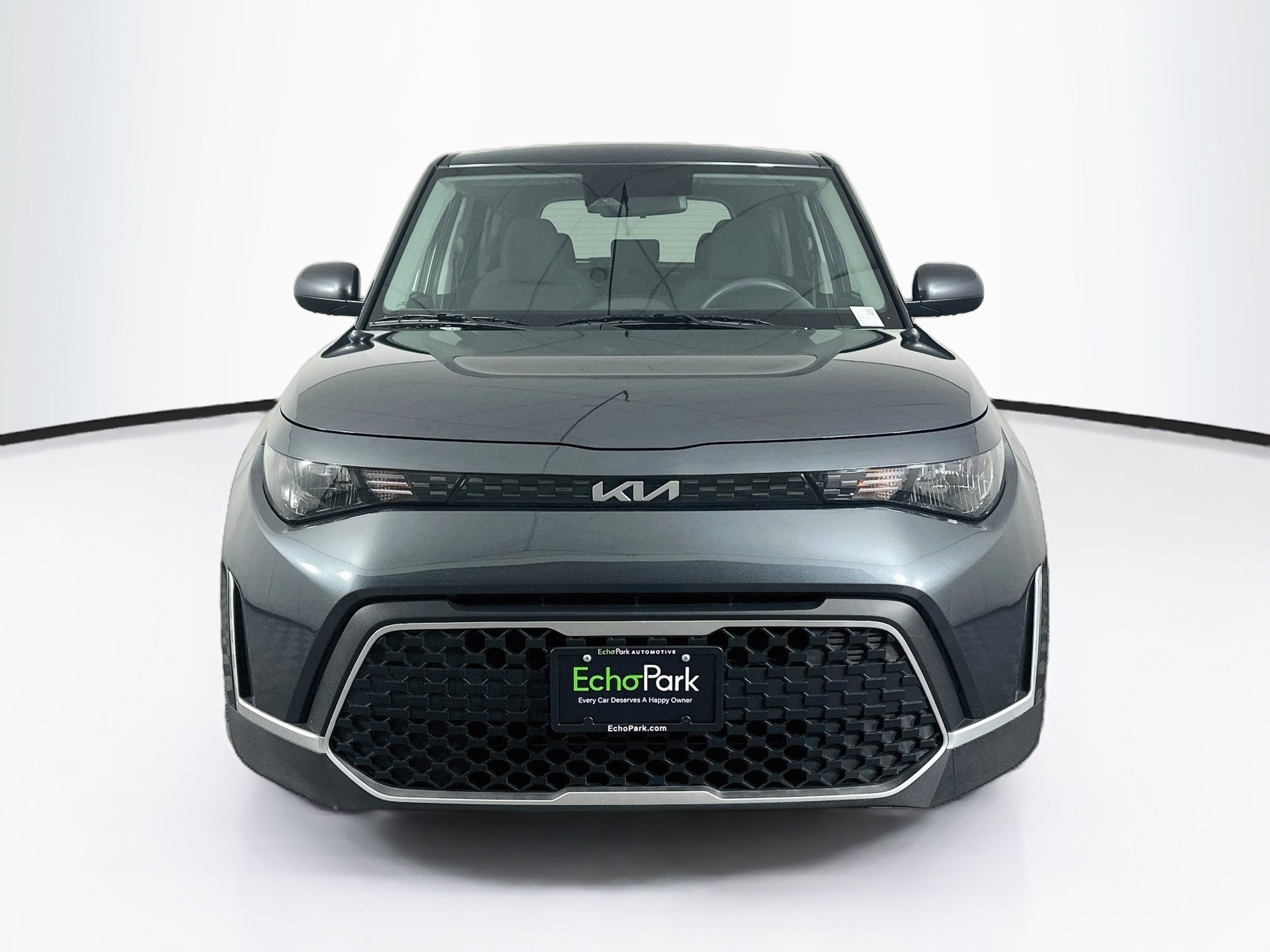 Used 2025 Kia Soul LX w/ LX Technology Package FWD image 2