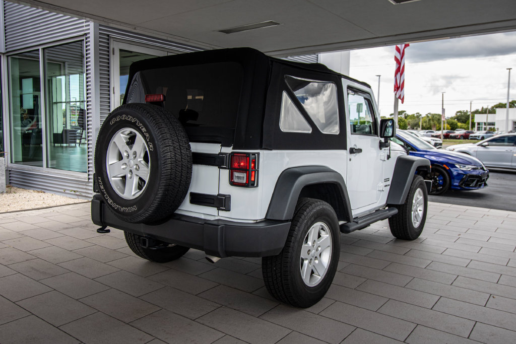 Used 2016 Jeep Wrangler Sport w/ Quick Order Package 24S AWD/4WD image 2