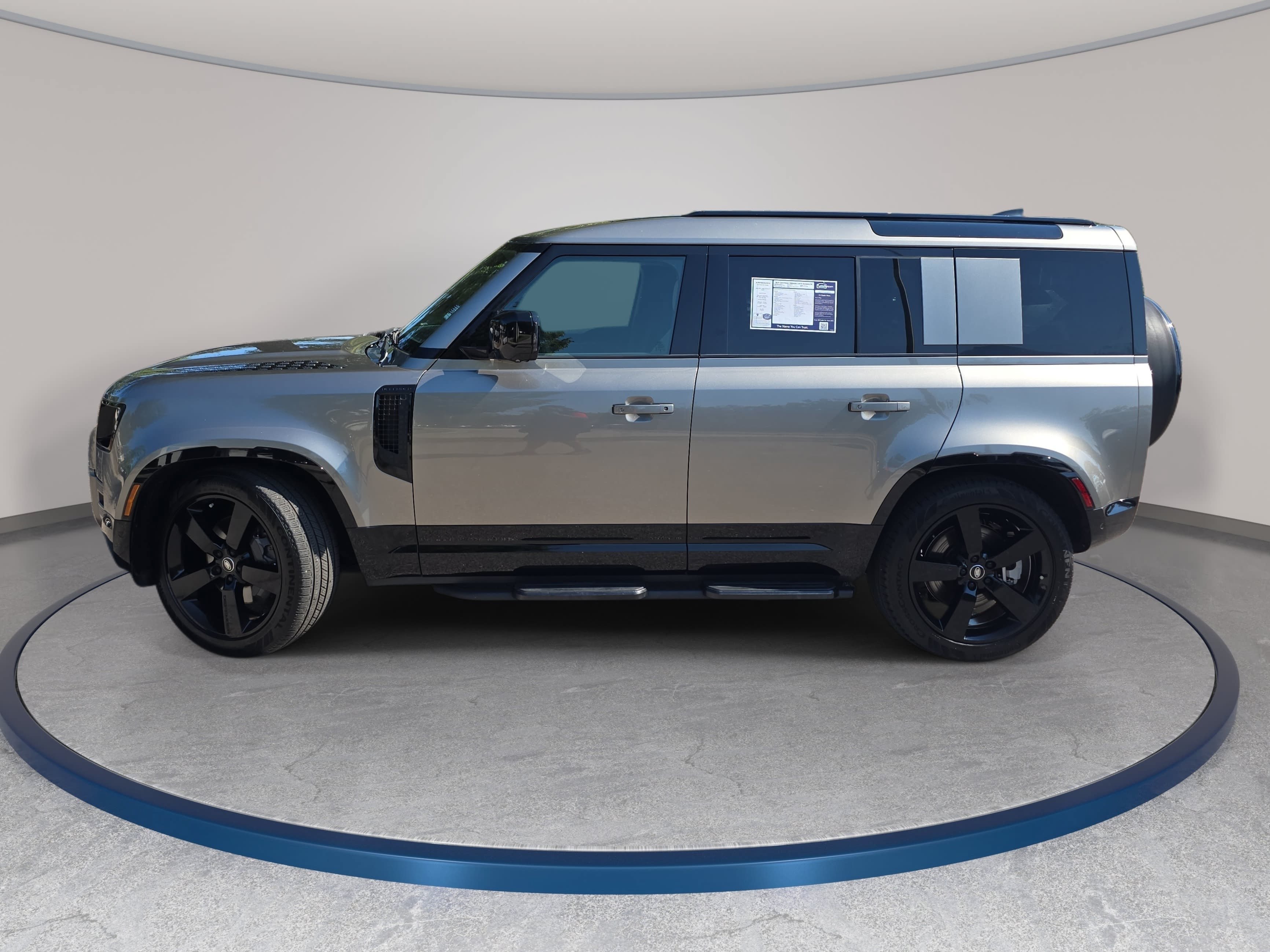 Certified 2025 Land Rover Defender 110 X-Dynamic SE AWD/4WD image 8