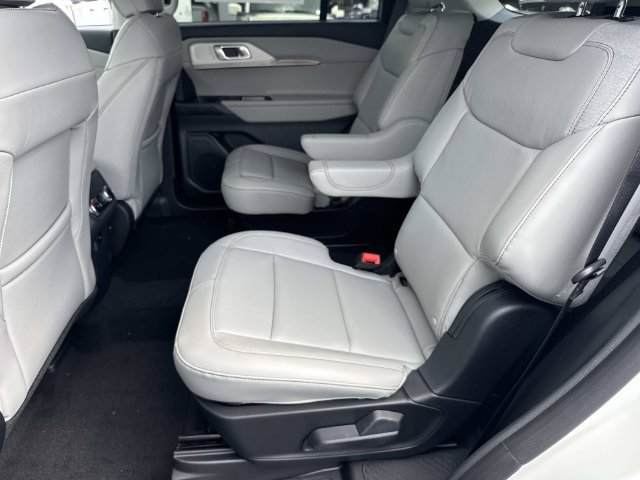 New 2026 Ford Explorer Active w/ Active Comfort Package RWD image 17