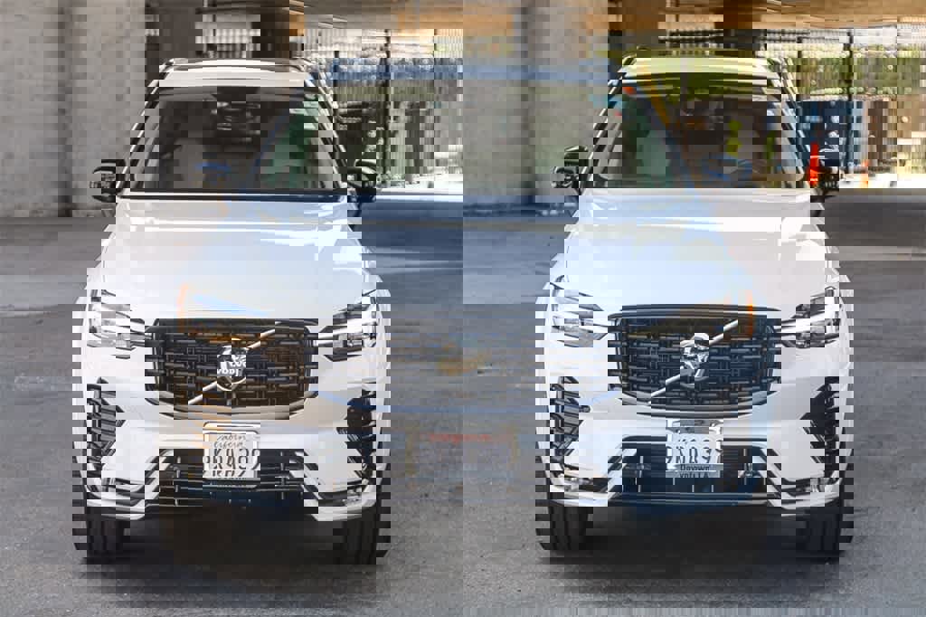 Used 2024 Volvo XC60 B5 Ultimate image 2